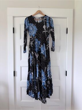 READ Free People First Kiss Maxi Black Blue Floral XS